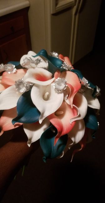 Bouquets and corsages and boutonnieres: Is anyone DIYing? - 1