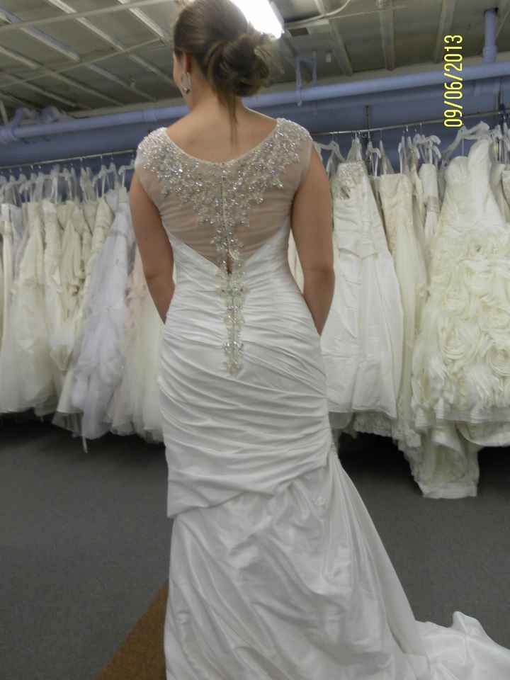 Non strapless dresses? Lets see them...