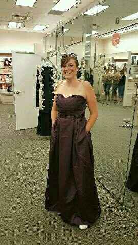 Show me ya dress! Bridesmaids dress that is.