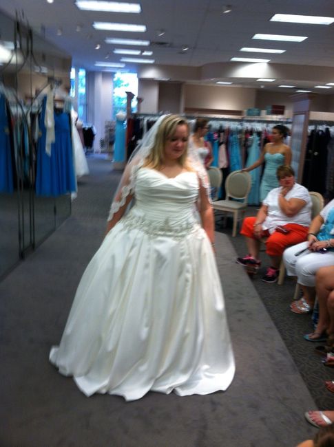 Wedding dress shopping!!