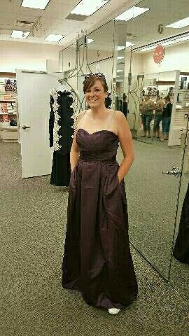 Show me ya dress! Bridesmaids dress that is.