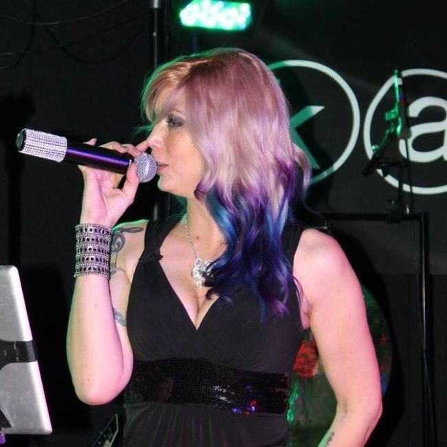 Any brides have an unnatural shade hair color and are you keeping it or changing it for the wedding?