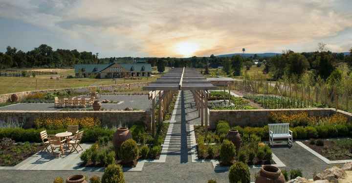 cocktail reception (culinary garden)