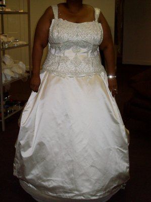 Better gown pics (1st fitting)