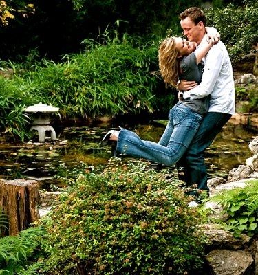 we're getting engagement pictures in a week! ahh!