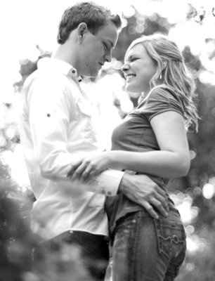 we're getting engagement pictures in a week! ahh!