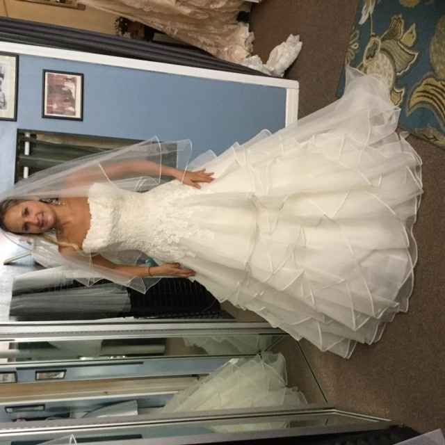 Let's show off our wedding gowns!