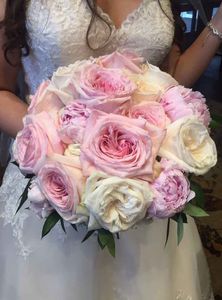 Let’s see everyone’s bridal bouquets! - 1