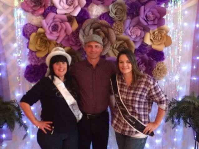 DIY Paper FLower Wall