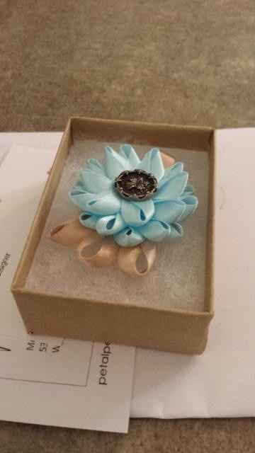 Yay, our super awesome bouts and corsages came in the mail! LOVE THEM! *Pics*
