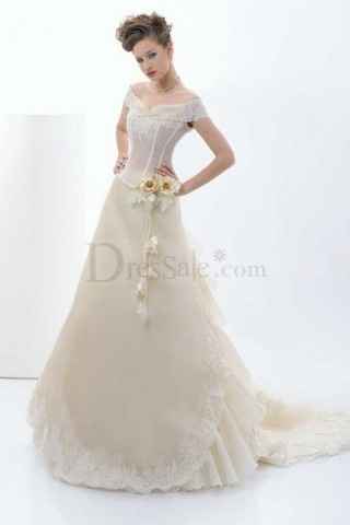 help with wedding dress!!