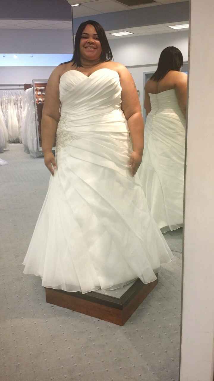 Buying sample gowns vs. ordering new?