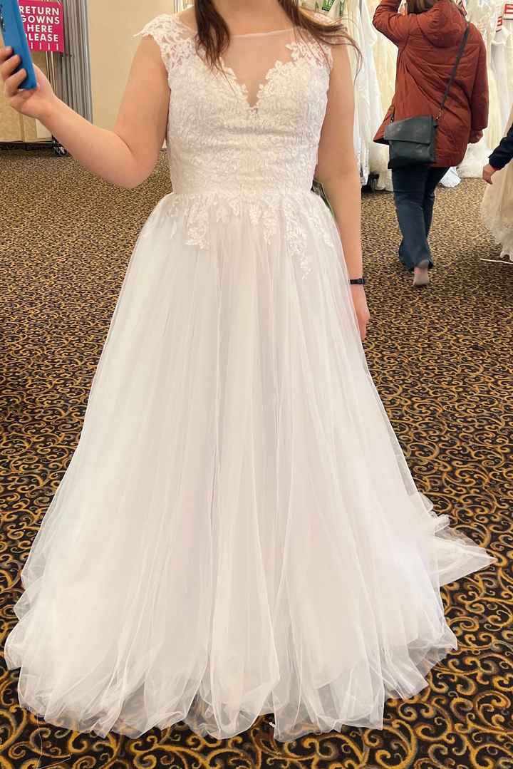 Name that dress? Help identifying! - 2