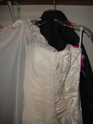 MY VEIL IS HERE!!! AHH!