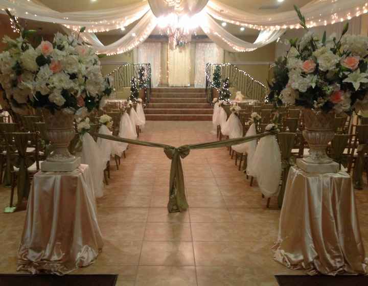 Calling Christmas brides and/or Christmas lovers!