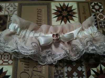 What does your garter look like??
