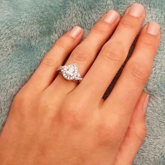 Twist on the ol' Ring Pics!