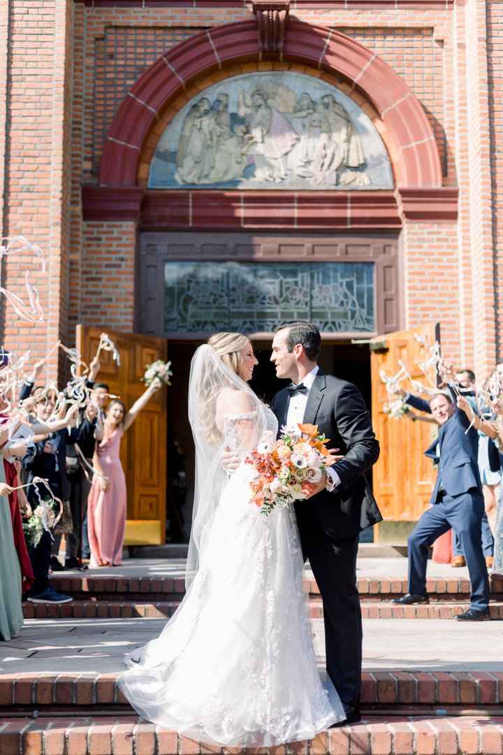 No flower girl - guest throw flowers?? - 1