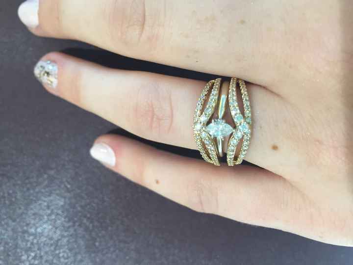 Marquise solitarie, band or enhancer?