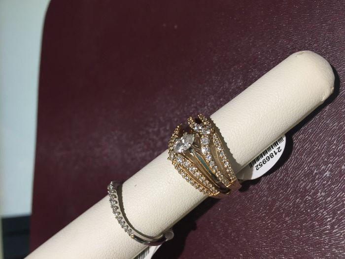 Marquise solitarie, band or enhancer?