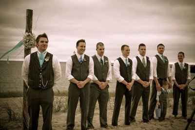 I need pics of guys NOT in tux's