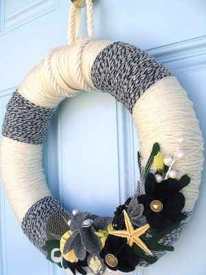 My yarn wreath :)