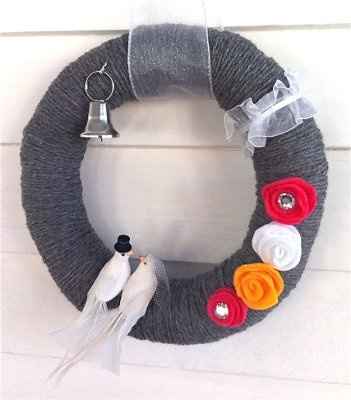 My yarn wreath :)
