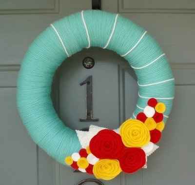 My yarn wreath :)