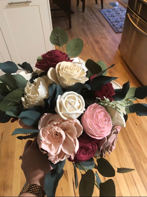Which Winter Wedding Bouquet? - 1