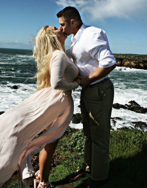 Engagement photos attire!