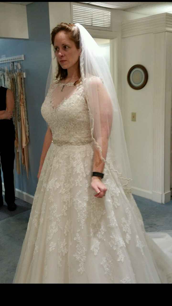 I wanna see your wedding dress!
