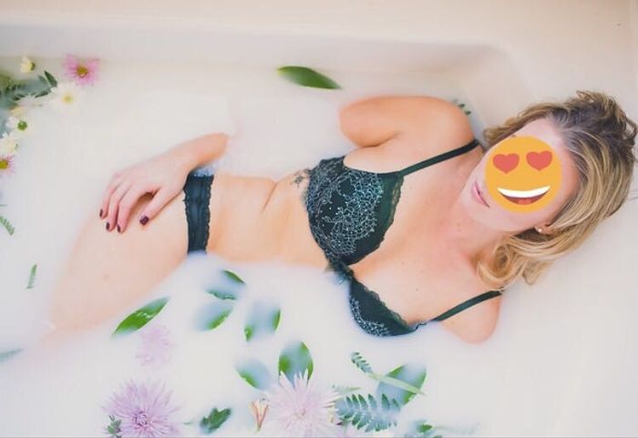 Milk bath as part of the boudoir?
