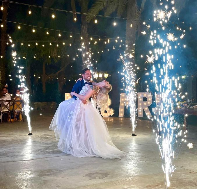 Singing a song in Spanish to surprise my groom (plus Cabo Mexico vendors list and wedding pics!) 12