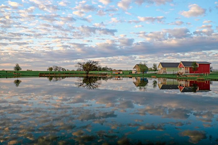 Mellon Acres Cottages & Lake 1