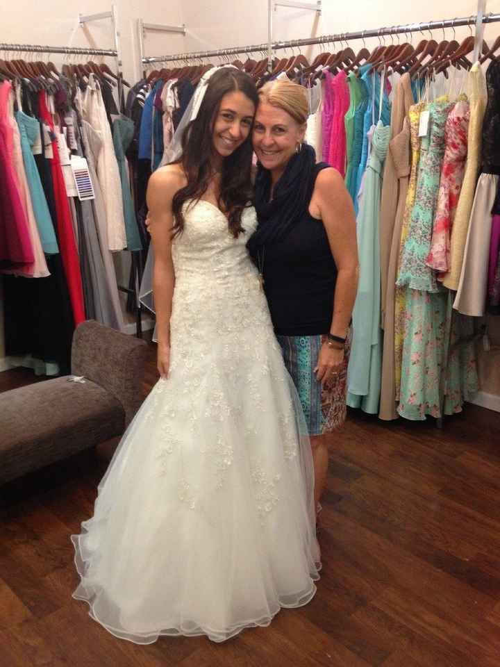 Wedding Dress Sizing Panic (size 4 for a size 0 person)