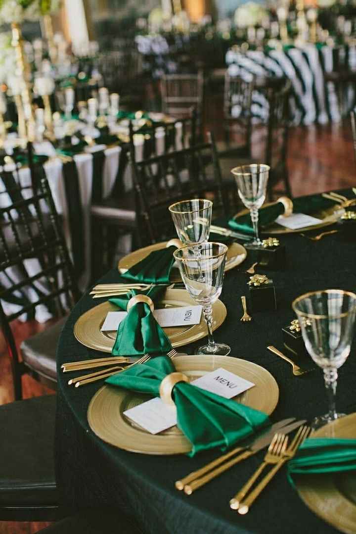 Green linens for tables - 2