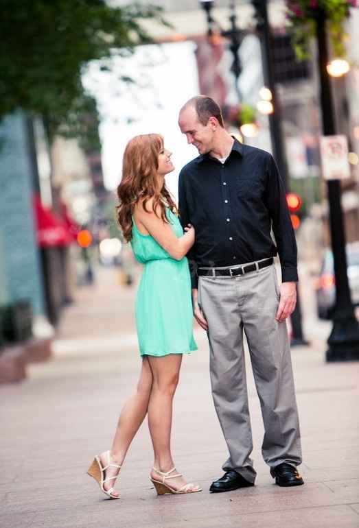 Show Me Your Engagement Picture Outfits!!