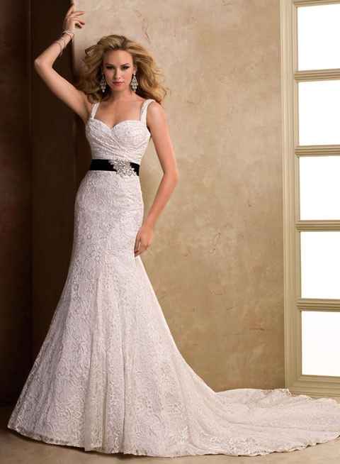 the bra-less bride: help!