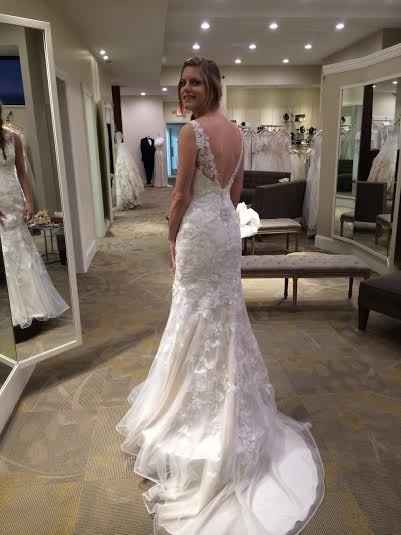 So who wants to show me your STELLA YORK dress???