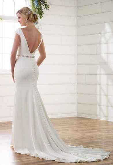 Deep V-Back
