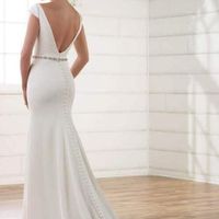 Deep V-Back