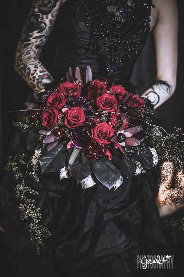 Spam me with all your bouquet photos!!! 19