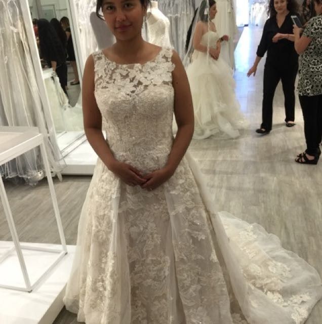 Show off your dress!!