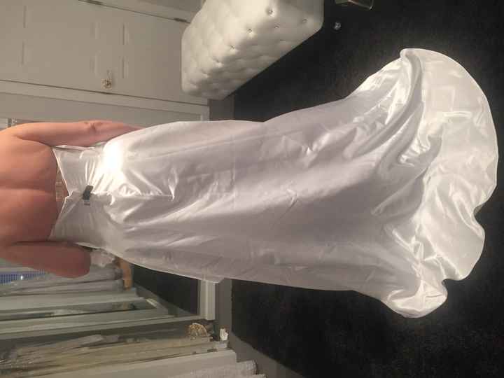 Dress shopping alone Update pg 3