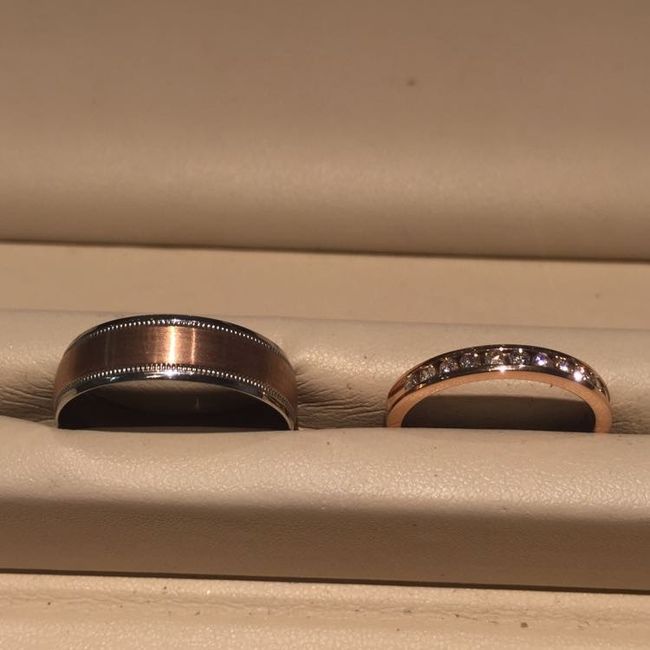 Mixed gold color rings