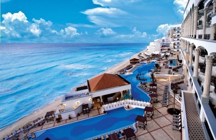 Where are May brides going on their honeymoon?