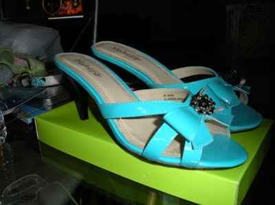 made a veil :) got my flowers & shoes too! &&& need to choose shoe charm!