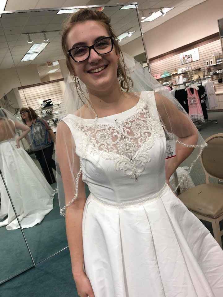 Does your wedding dress have lace, beading, or both? - 1