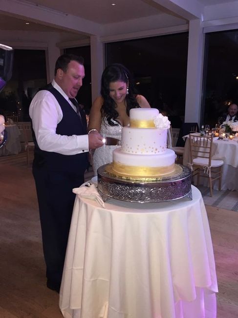 How many tiers in your wedding cake? 4