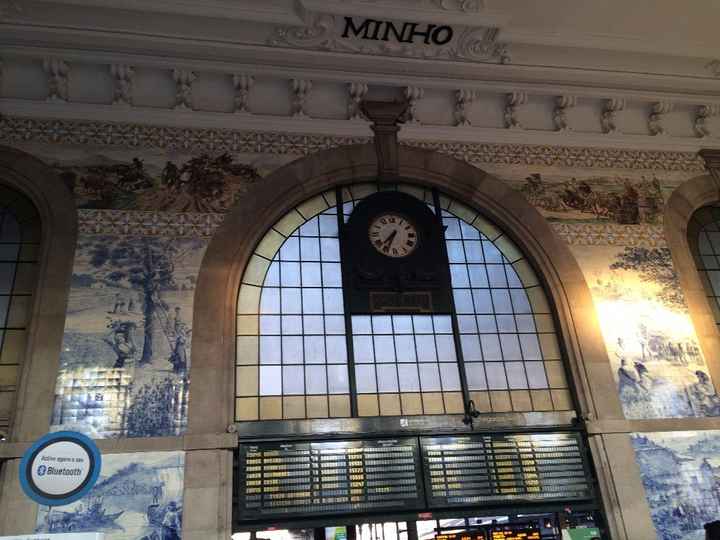 Sao Bento Train Station in Porto- convinced us to stay!